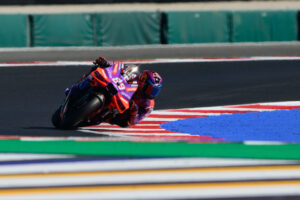 MotoGP, Jorge Martín liderou os testes em Misano na parte da manhã; Oliveira 14º thumbnail