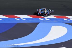 MotoGP, Raul Fernandez ‘Foi uma corrida louca;ninguém conseguia ultrapassar’ thumbnail