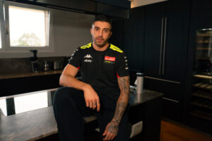 MotoGP, Andrea Iannone ‘sinto-me honrado;desafio louco, complexo e importante’ thumbnail