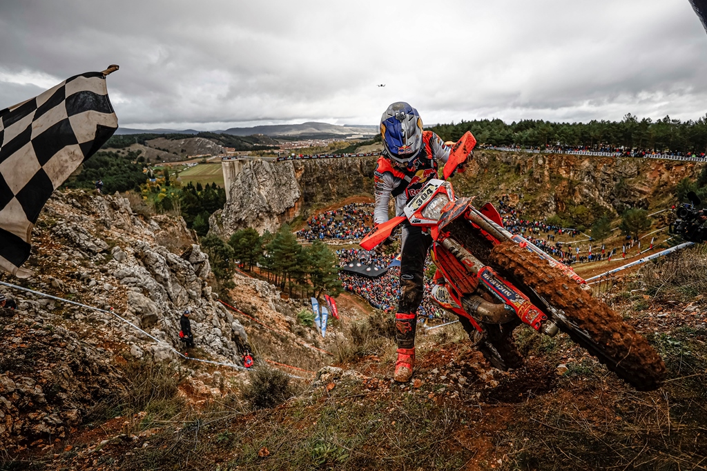 Hard Enduro Hixpania: Bolt vence, Lettenbichler é Campeão do Mundo thumbnail