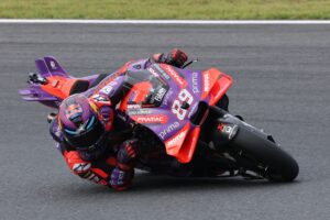 MotoGP, Jorge Martín ‘O pneu dianteiro está a bloquear;vai ser difícil fazer 24 voltas assim’ thumbnail