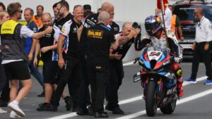 WSBK, Toprak Razgatlioglu (1º.): “O Bulega tem-me partido o coração toda a temporada” thumbnail