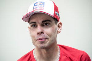 MotoGP, Yamaha: Augusto Fernandez à espera do contrato de piloto de testes thumbnail