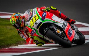 MotoGP: Valentino Rossi queria ‘transformar a Ducati numa Yamaha’ thumbnail