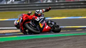 MotoGP: As melhores “saves” da época de 2024 thumbnail