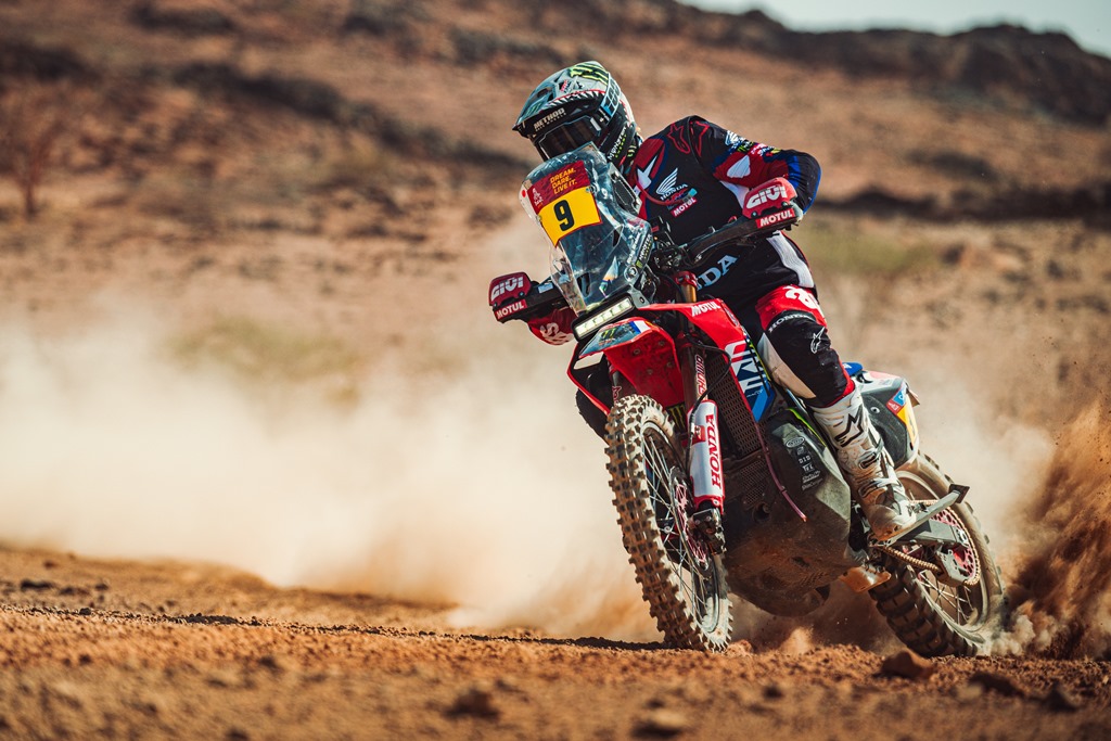 Dakar 2025: Honda pronta a atacar na segunda metade das 48H Crono thumbnail