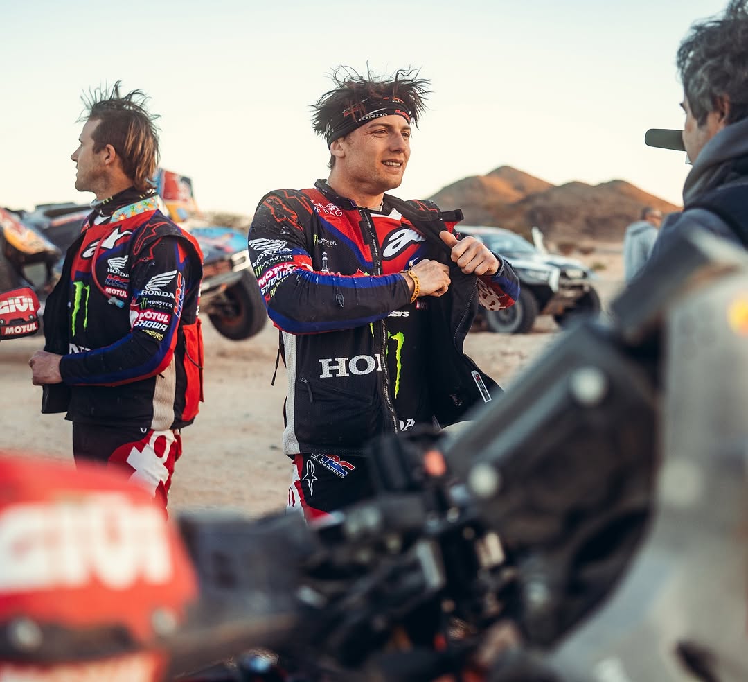 Dakar 2025: Toscha Schareina ‘Perdi alguns minutos para evitar abrir amanhã’ thumbnail