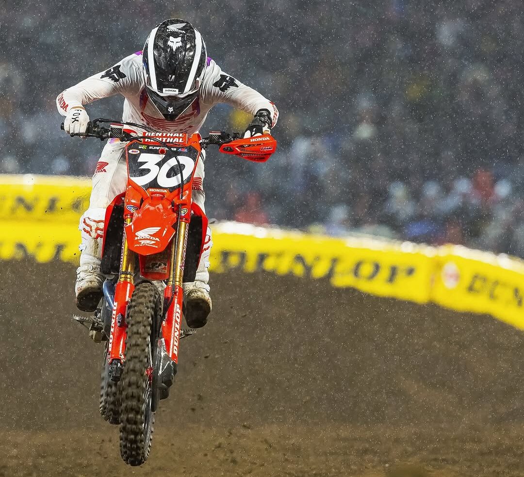 AMA Supercross: Dois dedos partidos e um 6º lugar para Jo Shimoda thumbnail