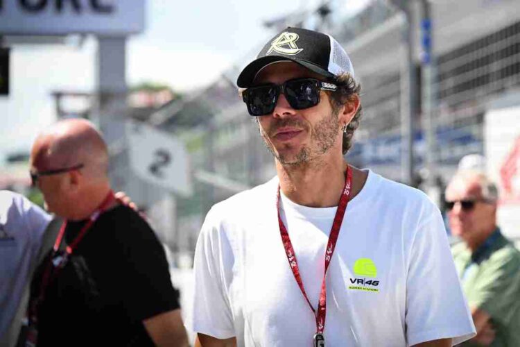 MotoGP: Valentino Rossi renova com a WRT BMW