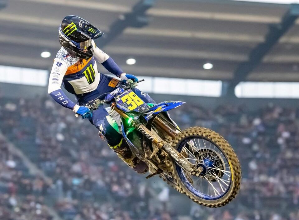 AMA Supercross 250 Costa Oeste: Deegan vence duelo com Beaumer thumbnail