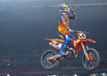AMA Supercross 450: Sexton vence à frente de Webb e Roczen