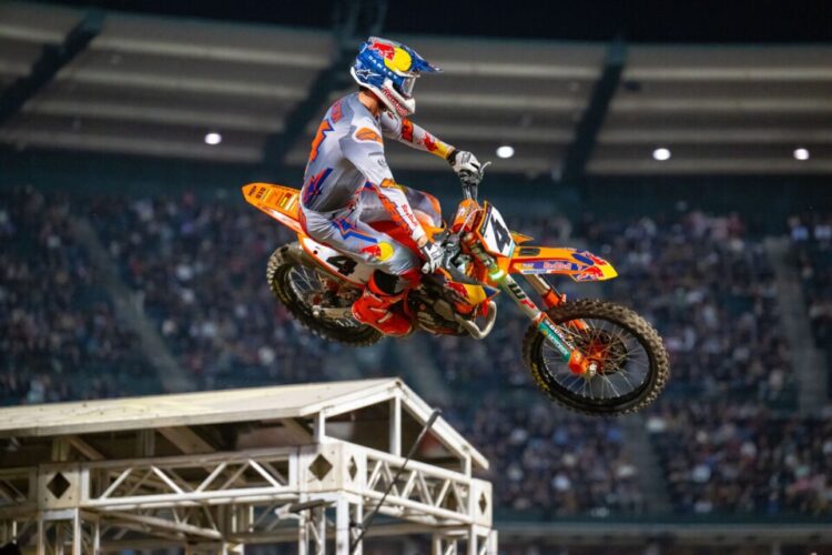 AMA Supercross: Sexton e Kitchen dominam qualificação em Detroit