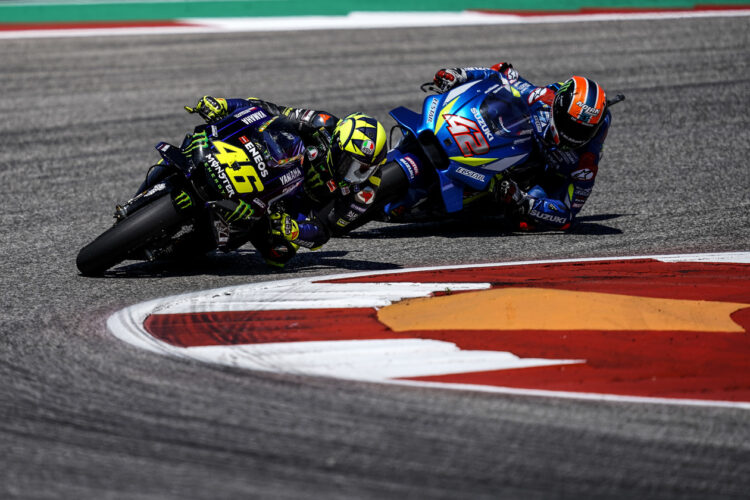 MotoGP: Recordar, Rins tira a glória a Rossi depois da queda de Marc Márquez