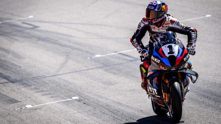 WSBK Portimão, Corrida 2: Hat-trick de Razgatlioglu na montanha-russa