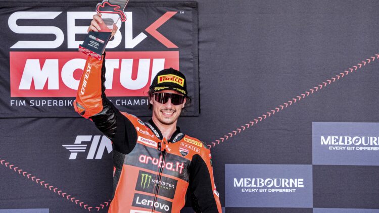WSBK, Nicolo Bulega: “Vou tentar manter-me na frente”