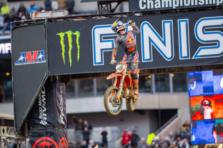 AMA Supercross: Chase Sexton vence e apenas 12 pontos o separa do líder, Cooper Webb