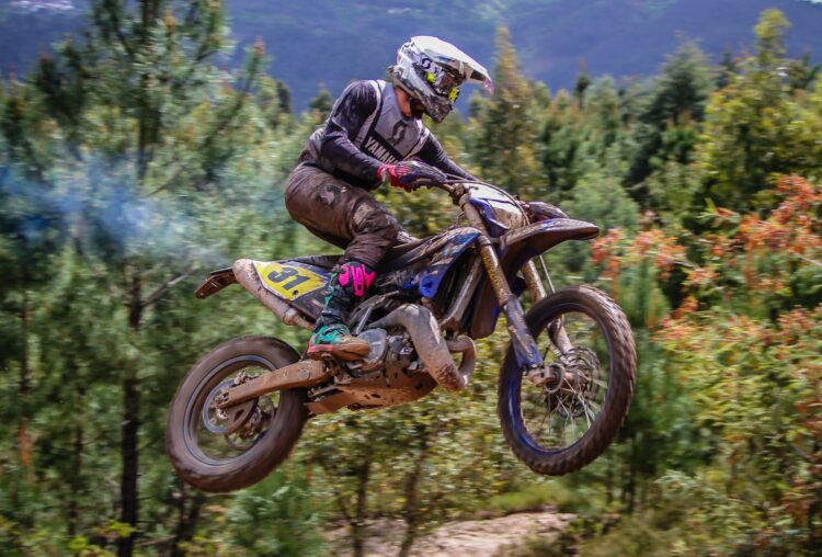 CN Enduro: Luís Oliveira supera Roussaly e conquista a vitória na Lousã