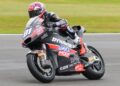 Moto2, Silverstone: Primeira vitória de Senna Agius numa corrida de loucos