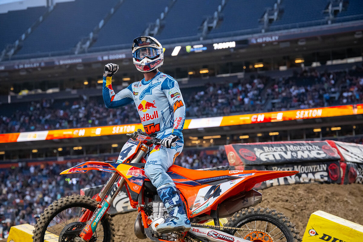 AMA Supercross: Sexton vence em Denver e continua a sonhar com o título thumbnail