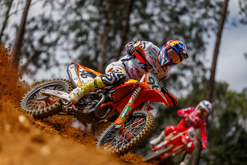 MXGP: Coenen e Adamo reinaram em Águeda e fizeram o pleno thumbnail