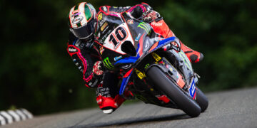 Tourist Trophy: Peter Hickman está livre de perigo