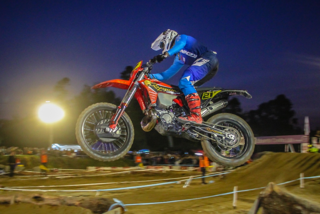 CN Super Enduro: Nacional com boa estreia em Famalicão thumbnail
