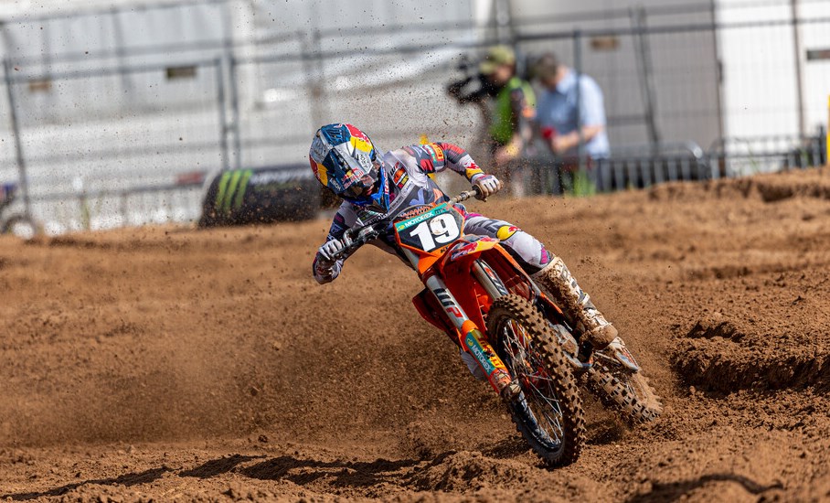 MX2, Letónia: Sacha Coenen vence, líder do mundial caí thumbnail