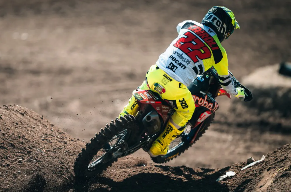 MXGP: O nove vezes campeão mundial Tony Cairoli está de volta thumbnail