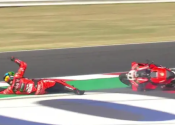 WSBK, Misano: Bulega cai no Warm-up