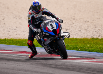 WSBK, Misano Corrida 1: Toprak escapa para a vitória, Bulega desiste