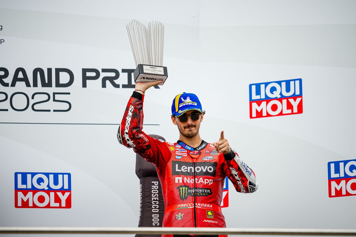 MotoGP: CEO da Ducati comentou situação atual dos seus pilotos thumbnail