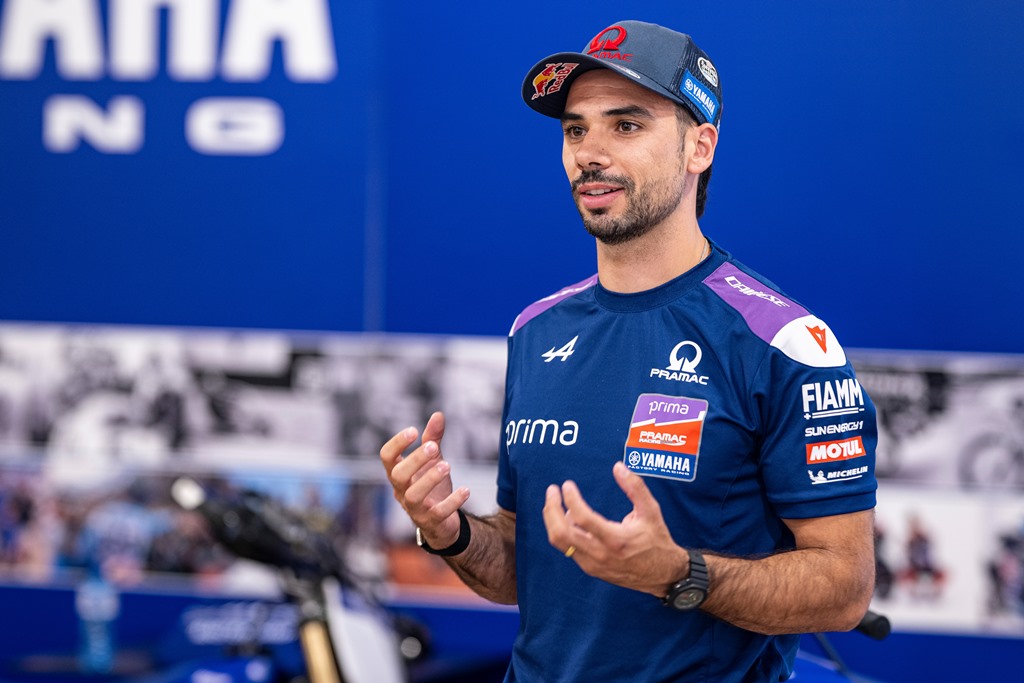 MotoGP: ‘Prof’ Miguel Oliveira dá aulas aos mais novos em Valência thumbnail